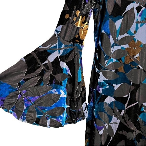 Calvin Klein Multicolored‎ Burnout Velvet Bell-Sleeve Dress - Picture 6 of 9